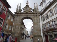 Braga - neues Stadttor &ndash; &copy; Hans-Joachim Trutz (Eberhardt TRAVEL)