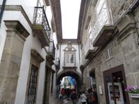 Guimaraes - Rua dos Santa Maria &ndash; &copy; Hans-Joachim Trutz (Eberhardt TRAVEL)