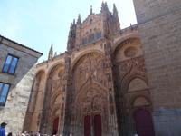 Salamanca -Eingang der neuen Kathedrale &ndash; &copy; Hans-Joachim Trutz (Eberhardt TRAVEL)