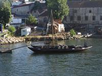 Porto, Einfahrt, Rabelo = typisches Boot zum Transport des Portweines auf dem Douro &ndash; &copy; Hans-Joachim Trutz (Eberhardt TRAVEL)