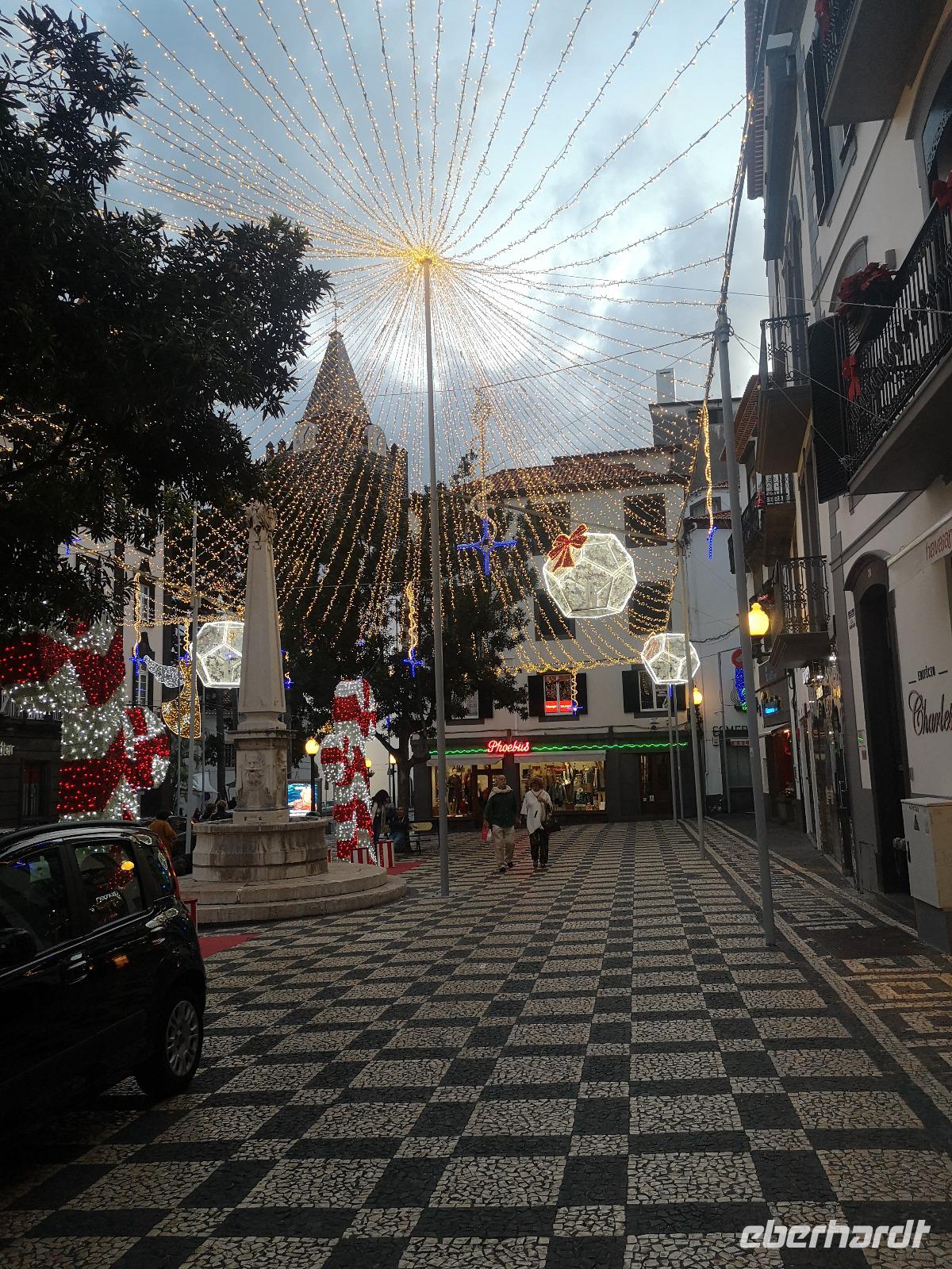 Weihnachtsbeleuchtung Funchal Madeira &ndash; &copy; Eva Sieglow (Eberhardt TRAVEL)