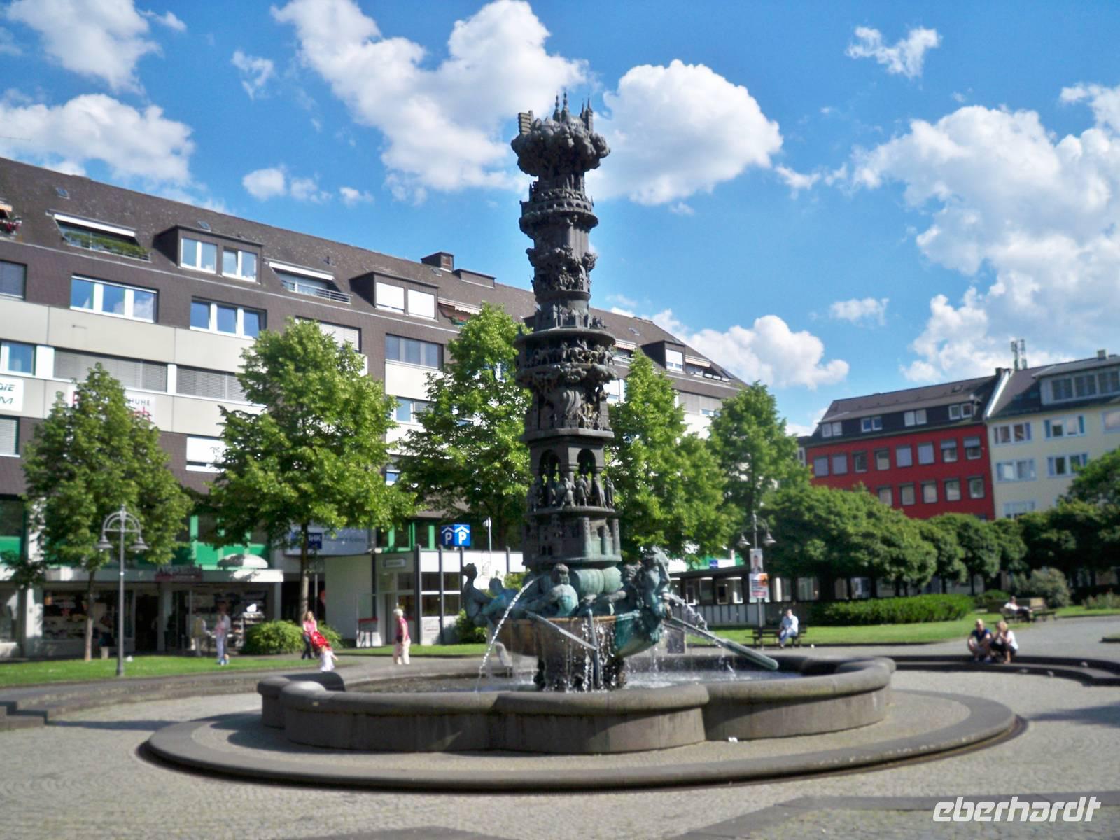 Historiensäule, Koblenz &ndash; &copy; Irene Schneider (Eberhardt TRAVEL)