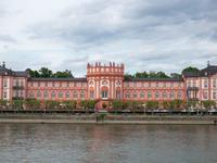 Schloss Biebrich, Wiesbaden &ndash; &copy; Irene Schneider (Eberhardt TRAVEL)