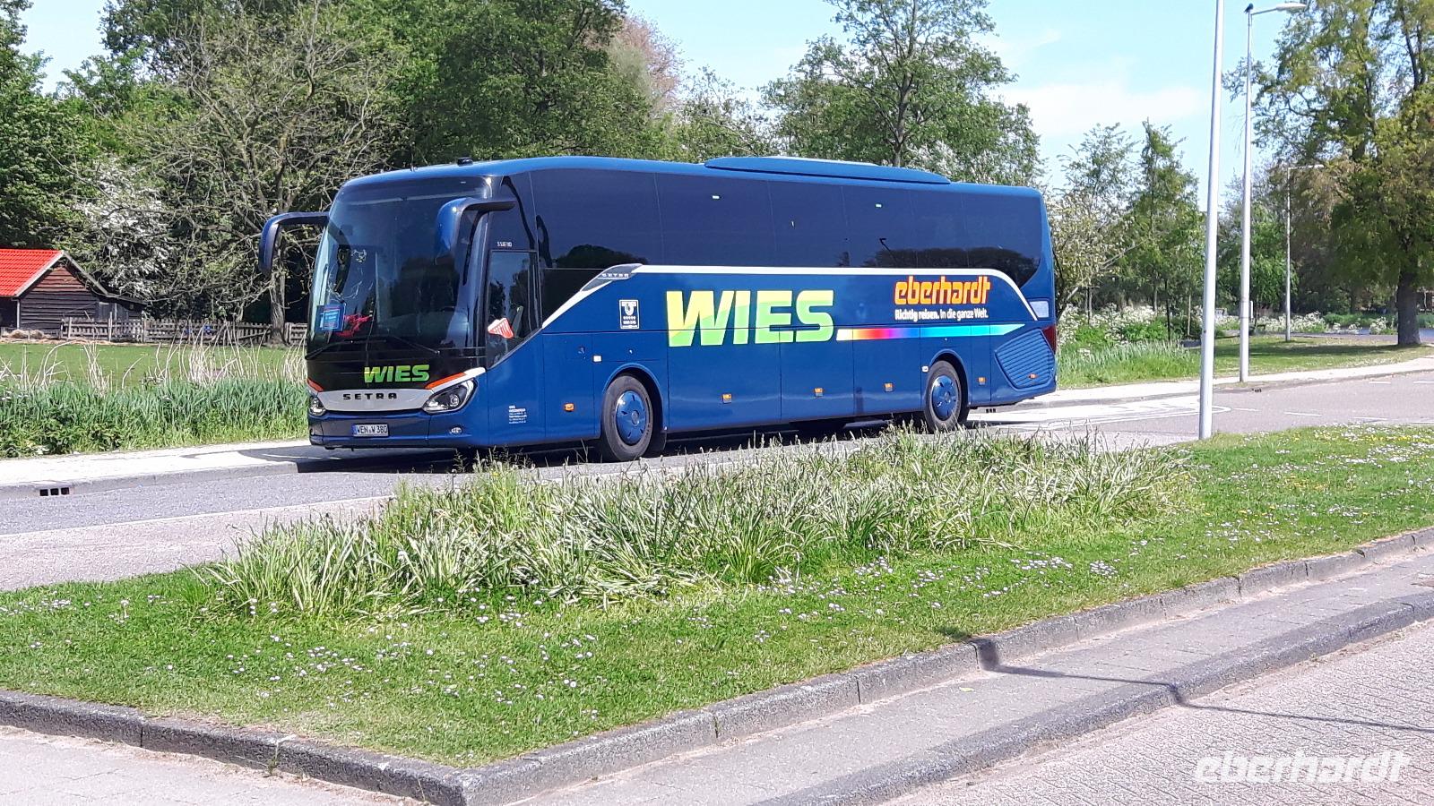 Reisebus &ndash; &copy; Eva-Maria Strauß-Eberhardt (Eberhardt TRAVEL)