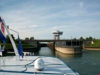 Schleusendurchfahrt   &ndash; &copy; Steffen Mucke (Eberhardt TRAVEL)