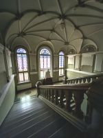 Mondäner Treppenaufgang im Gymnasium in Miercurea Ciuc &ndash; &copy; Simone Willner (Eberhardt TRAVEL)