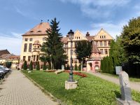 Gymnasium von Medias &ndash; &copy; Simone Willner (Eberhardt TRAVEL)