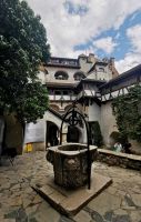 Innenhof Bran mit Brunnen &ndash; &copy; Simone Willner (Eberhardt TRAVEL)