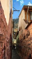 In der engen Schnurgasse von Brasov &ndash; &copy; Simone Willner (Eberhardt TRAVEL)