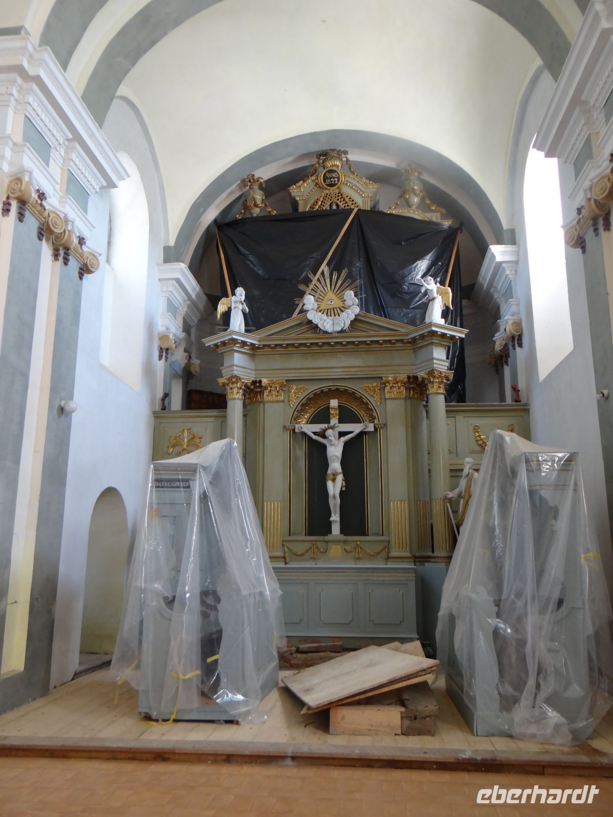 Crit, die Wehrkirche wird gerade aufs Schönste restauriert.  &ndash; &copy; Vivian Kreft (Eberhardt TRAVEL)