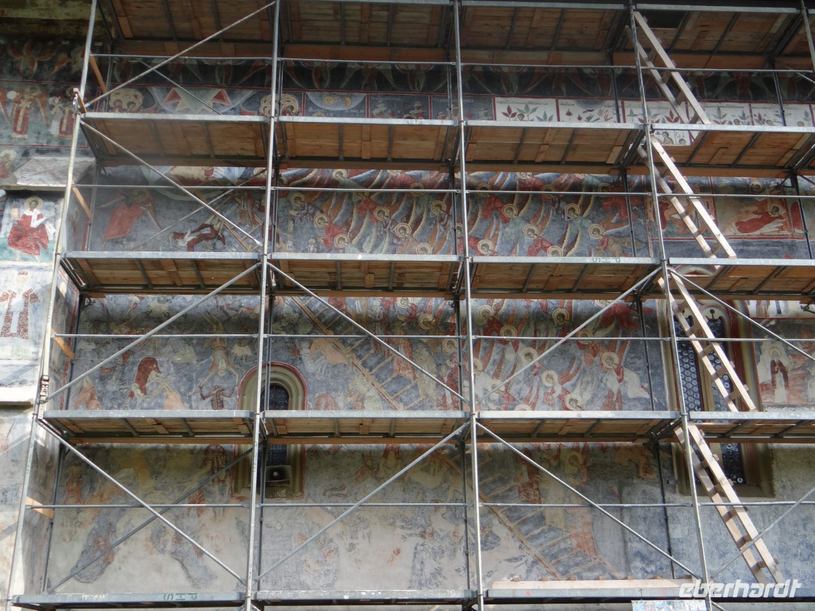 Kloster Sucevița, die Himmelsleiter wird restauriert.  &ndash; &copy; Vivian Kreft (Eberhardt TRAVEL)