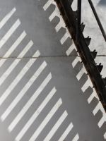 Harman, steile Aufstiege führen zu Lagerräumen und Verteidigungsanlagen.