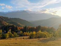 Die Karpaten im warmen Abendlicht &ndash; &copy; Monika Cortese (Eberhardt TRAVEL)