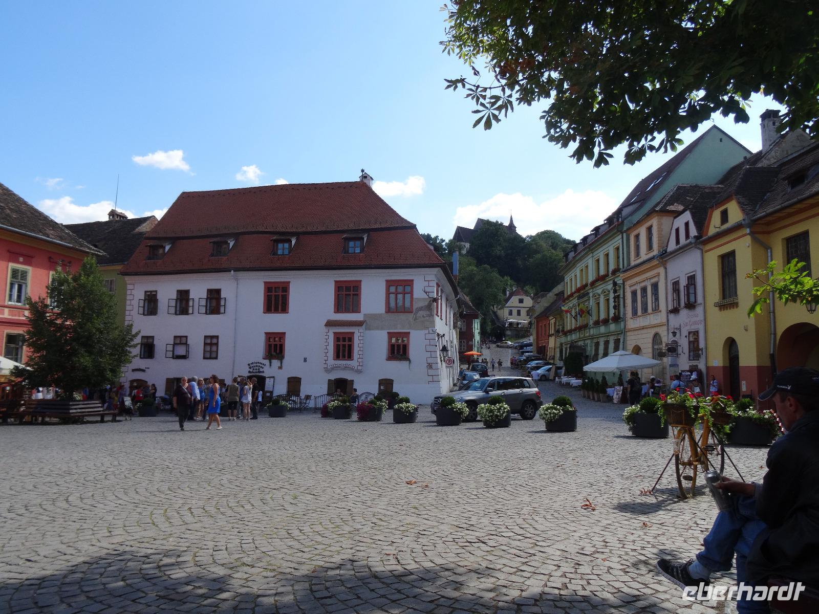 Marktplatz in Sighisoara &ndash; &copy; Elke Knappe (Eberhardt TRAVEL)