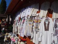 Reiches Angebot an Volkstrachten &ndash; &copy; Elke Knappe (Eberhardt TRAVEL)