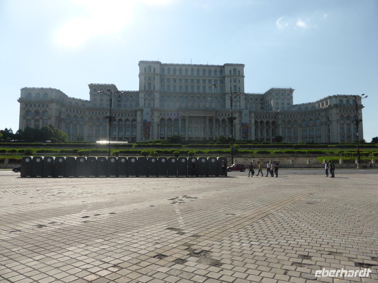 Rumänien Mai 2019 - Bukarest - Ceaucescus Palast &ndash; &copy; Jana Wessendorf (Eberhardt TRAVEL)
