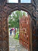 Biserica: Holztore &ndash; &copy; Magda-Viola Hanke (Eberhardt TRAVEL)