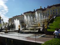 Wasserspiel am Peterhof &ndash; &copy; Linda Hartge (Eberhardt TRAVEL)