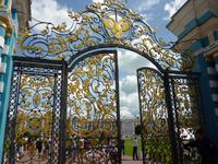 Tor zum Katharinenpalast &ndash; &copy; Linda Hartge (Eberhardt TRAVEL)