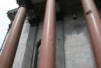 Hier sieht man noch die Einschusslöcher aus dem 2. Weltkrieg