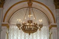 Kostbarer Kronleuchter im Winterpalast &ndash; &copy; Petra Hanschke (Eberhardt TRAVEL)