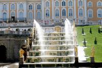 Peterhof : Kaskade von unten mit Palast im Hintergrund &ndash; &copy; Petra Hanschke (Eberhardt TRAVEL)