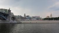 Moskau, Ausflugsschiff vorbei am Kiewer Bahnhof und Europa Platz &ndash; &copy; Ria Heilmann (Eberhardt TRAVEL)