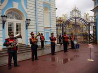 Blasmusikkapelle vor dem Katharinenpalast &ndash; &copy; Andrej Kulikov (Eberhardt TRAVEL)