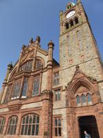 Derry / Londonderry Rathaus &ndash; &copy; Claudia Bernhardt (Eberhardt TRAVEL)