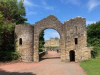 12. Reisetag – Von Dumfries nach Glasgow – Culzean Castle & Country Park – Torhausruine &ndash; &copy; Andreas Wolfsteller (Eberhardt TRAVEL)