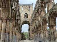 Jedburgh Abbey &ndash; &copy; Nicole Madeleine Ogola (Eberhardt TRAVEL)