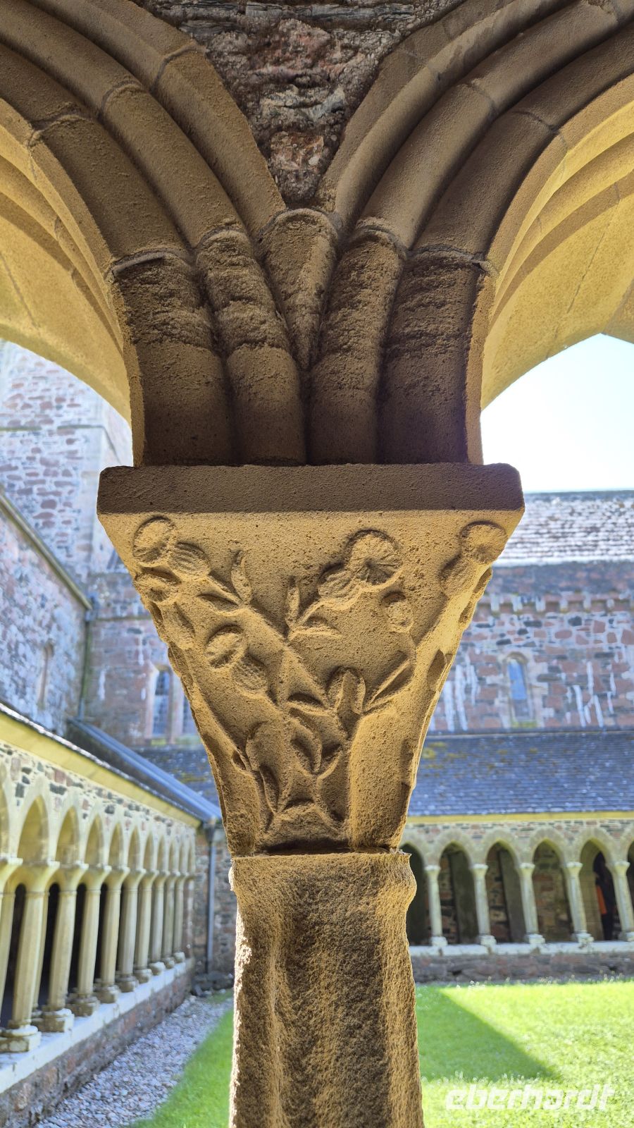 Iona Abbey &ndash; &copy; Sinah Witzig (Eberhardt TRAVEL)