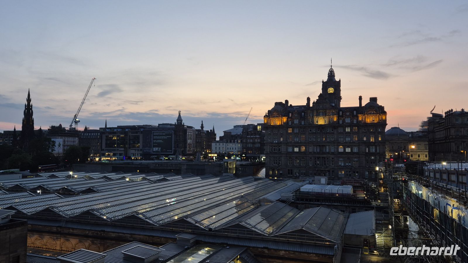 Edinburgh: Waverly Station &ndash; &copy; Sinah Witzig (Eberhardt TRAVEL)