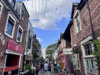 1. Tag: Ankunft in Schottland – Ashton Lane in Glasgow &ndash; &copy; Andreas Wolfsteller (Eberhardt TRAVEL)
