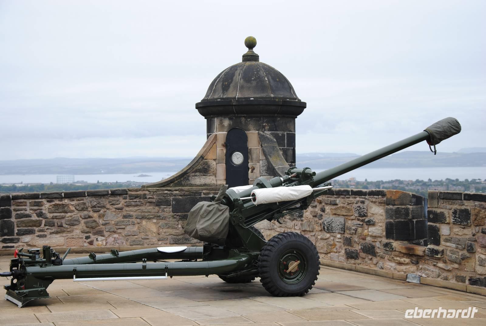 One ´o clock - Gun &ndash; &copy; Philipp Schmitz (Eberhardt TRAVEL)