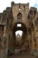 274 Jedburgh abbey &ndash; &copy; Konrad Füssel (Eberhardt TRAVEL)
