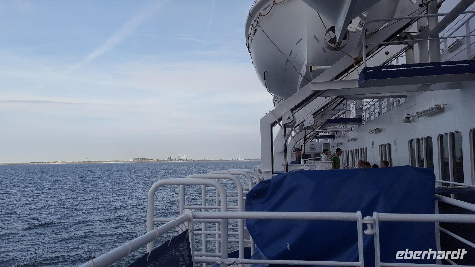 wir verlassen Ijmuiden &ndash; &copy; Marlies Thrum (Eberhardt TRAVEL)