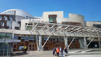Edinburgh schottisches Parlament 20180608 124003 &ndash; &copy; Marlies Thrum (Eberhardt TRAVEL)