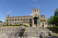140-Jedburgh-Abbey &ndash; &copy; Dirk Schlosser (Eberhardt TRAVEL)