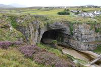 262 Nordwest- Highlands and Coast, Smoo Cave &ndash; &copy; Konrad Füssel (Eberhardt TRAVEL)