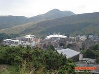 Edinburgh - Blick zum ArtherÂŽs Seat & Dynamic Earth &ndash; &copy; Claudia Bernhardt (Eberhardt TRAVEL)