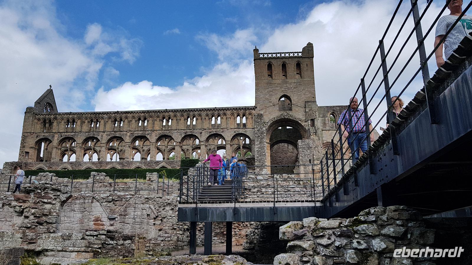 Jedburgh Abbey &ndash; &copy; Marlies Thrum (Eberhardt TRAVEL)