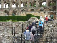 Tag 8 - 1 - Besuch von Jedburgh Abbey (3) &ndash; &copy; Sabine Heitzer (Eberhardt TRAVEL)