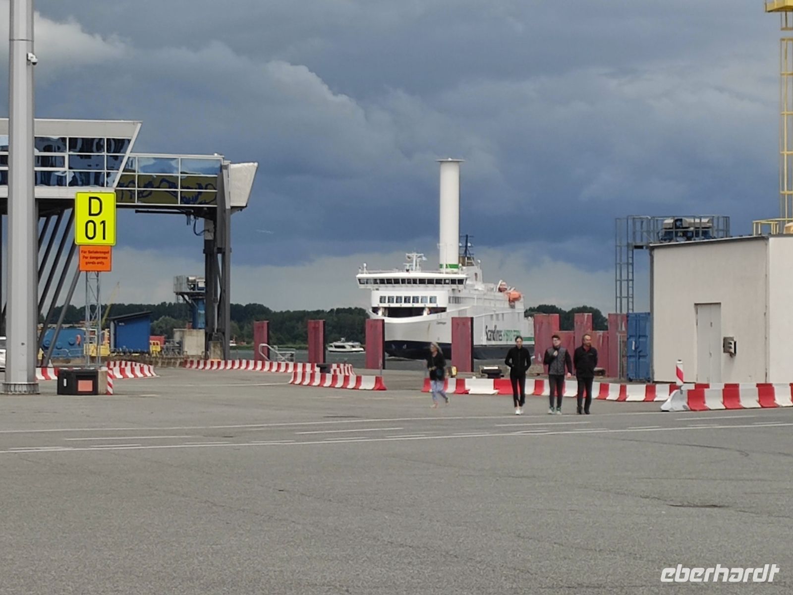 001-Rostock Faehrterminal &ndash; &copy; Dirk Schlosser (Eberhardt TRAVEL)