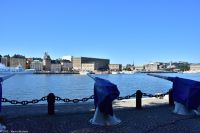 Stockholm - Blick nach Gamla Stan zum königlichen Schloss - sofern notwendig stehen die Salut-Kanonen des Königreichs jederzeit bereit