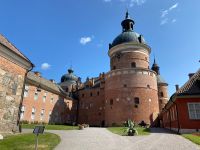 Im Schlosshof &ndash; &copy; Gerold Achim Adamietz (Eberhardt TRAVEL)
