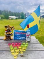 Tag 6 - Anstoßen mit Aquavit auf die Polarkreisüberquerung  &ndash; &copy; Christin Kuschka (Eberhardt TRAVEL)