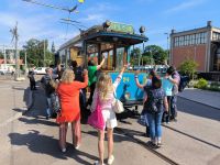 Stockholm. Alte Bahn - junge Leute &ndash; &copy; Heike Jack (Eberhardt TRAVEL)