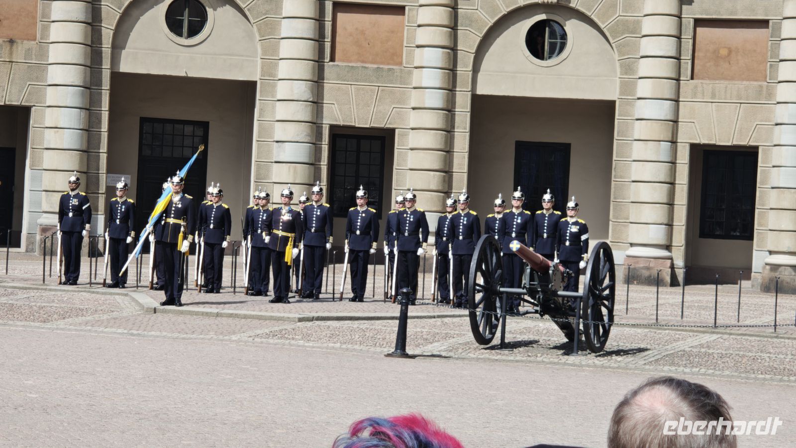 Stadrundfahrt Stockholm - Wachwechsel am Schloss &ndash; &copy; Peter Walther (Eberhardt TRAVEL)