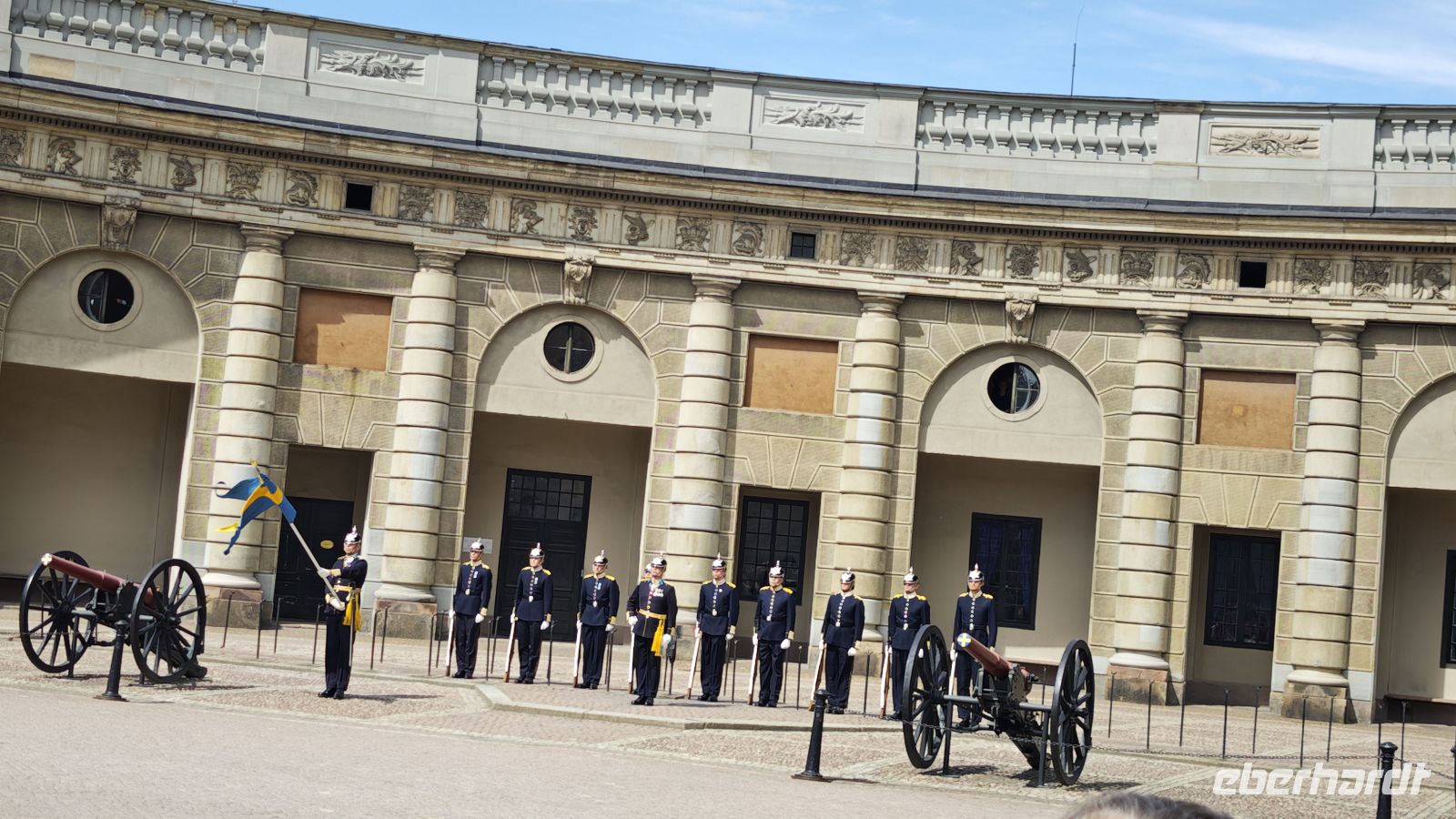 Stadrundfahrt Stockholm - Wachwechsel am Schloss &ndash; &copy; Peter Walther (Eberhardt TRAVEL)